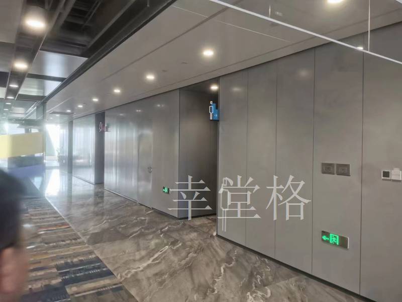 覆膜金属墙板